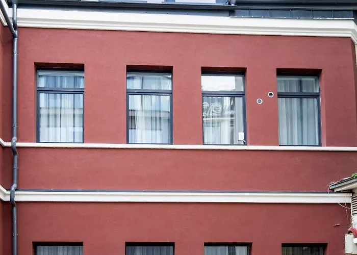 Teeny Tiny Lofts In Center *